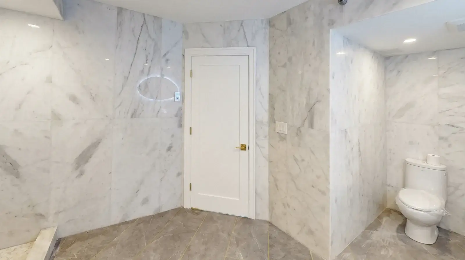 Bathrooms — photo 4